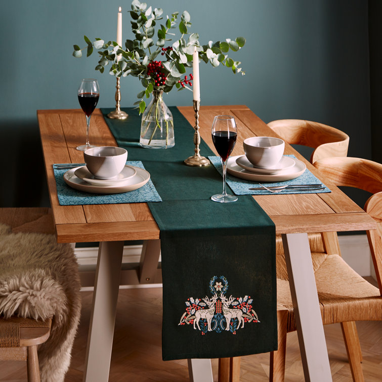 Catherine Lansfield Tovaglia In Puro Cotone Majestic - Motivo Cervo 137x229 Cm, Verde - Proteggi Tavolo Con Stile